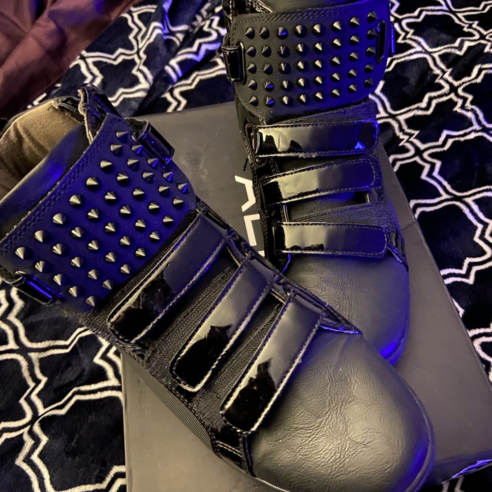 Sneakers for men